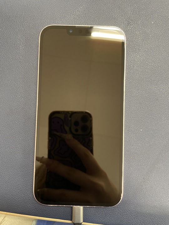 iPhone13 画面割れ修理】全体的にバキバキでもデータそのまま1時間で