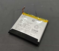 AQUOS R5g　バッテリー膨張