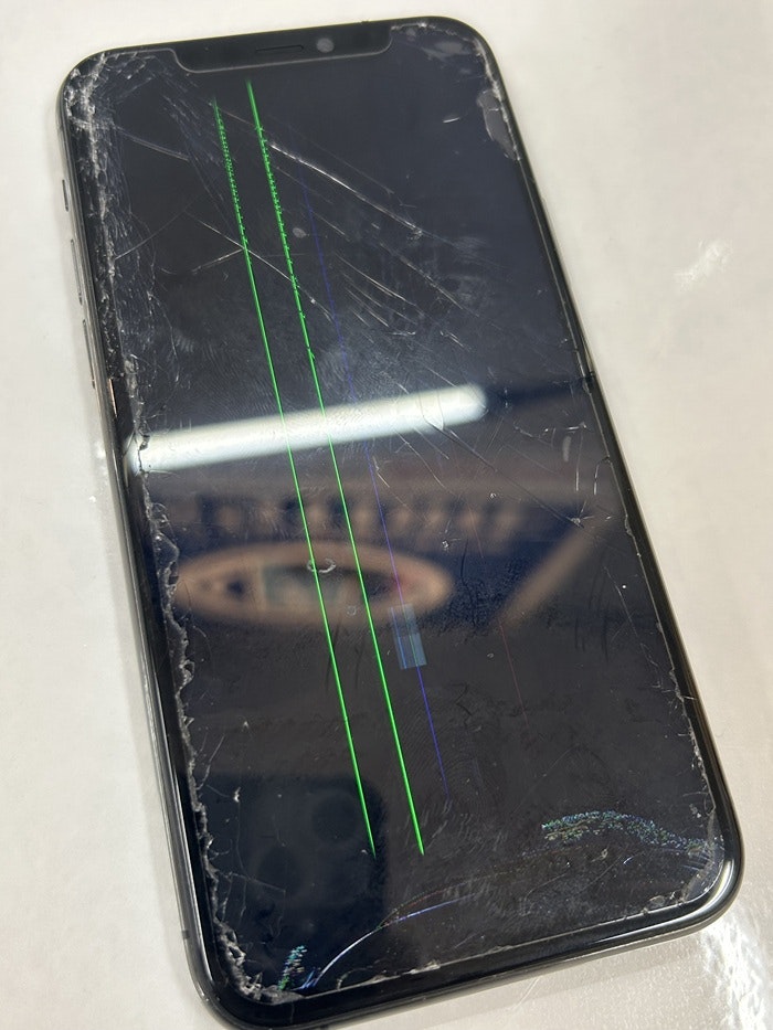 あいふぉん　アイフォン　iPhone 11 Pro　液晶損傷　スマホ修理