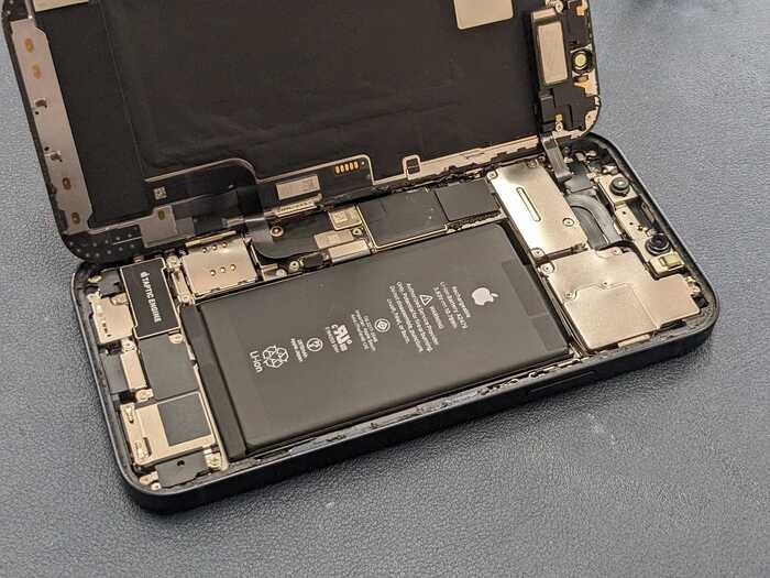 iPhone アイフォン アイフォーン 壊れた 故障 修理 直す 治す メーカー修理 正規修理 純正 社外 本体交換 保険 保証 AppleCare