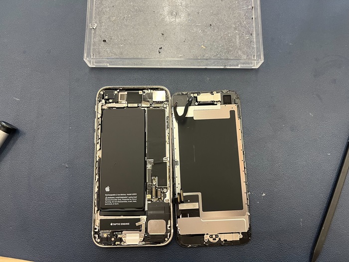 【動作良好】iPhone SE2 128GB 画面割れあり タッチOK 修理前提 岡崎市】iPhone SE2 画面割れ修理 まちスマ岡崎店