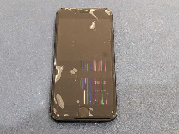 あいふぉん　アイフォン　iPhone　７　画面に線　表示不良　画面真っ暗　音はする　タッチがきかない　画面　修理　交換
