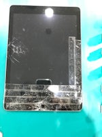 【豊川市】iPad第6世代のガラス割れ修理｜バキバキの画面も交換でキレイに復旧！