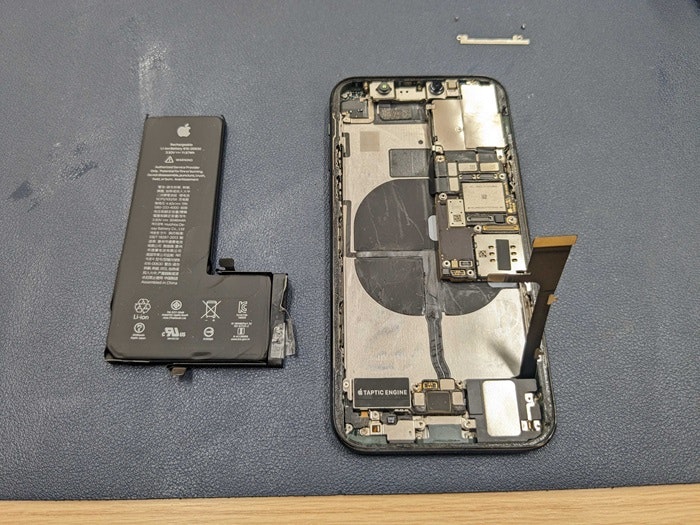 iPhone 11 Pro 充電持ち バッテリー持ち バッテリー交換 電池交換 1日持たない 電源落ちる 電源入らない 故障 壊れた 修理 治す 直す