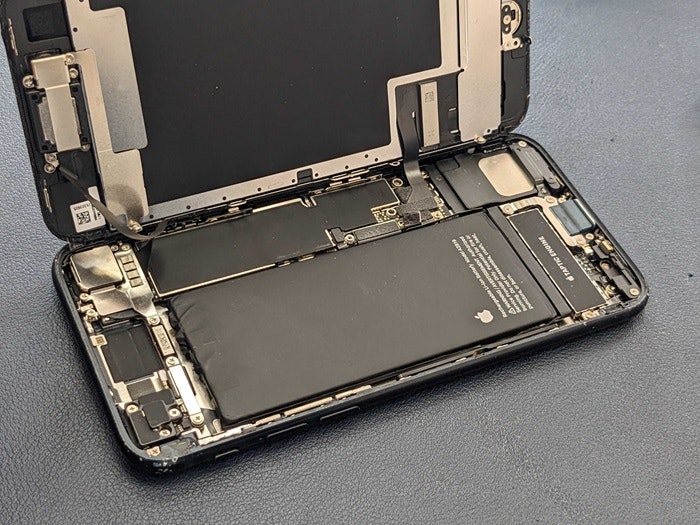 iPhone SE 第3世代 SE3 バッテリー 充電 持ち 充電持ち改善 バッテリー持ち改善 充電持ちよくする方法  修理 交換 治す 直す