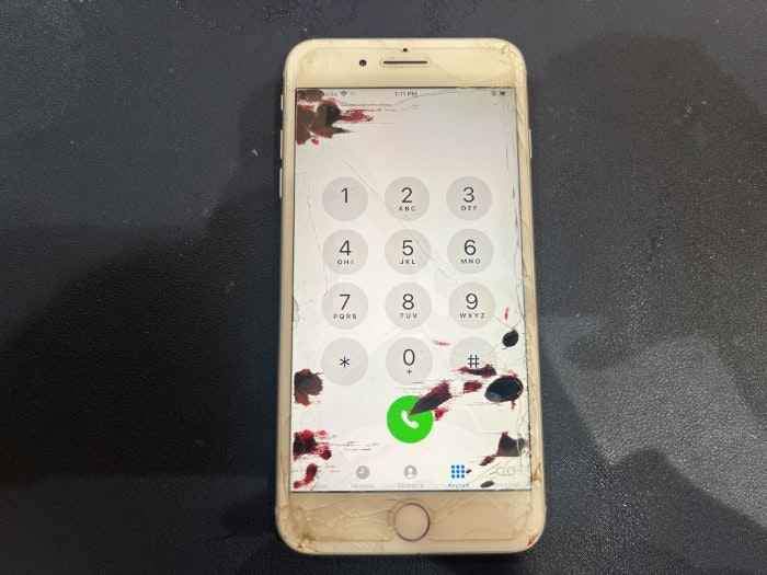 あいふぉん　アイフォン　iPhone　７Plus　画面に線　表示不良　画面真っ暗　音はする　タッチがきかない　画面　修理　交換