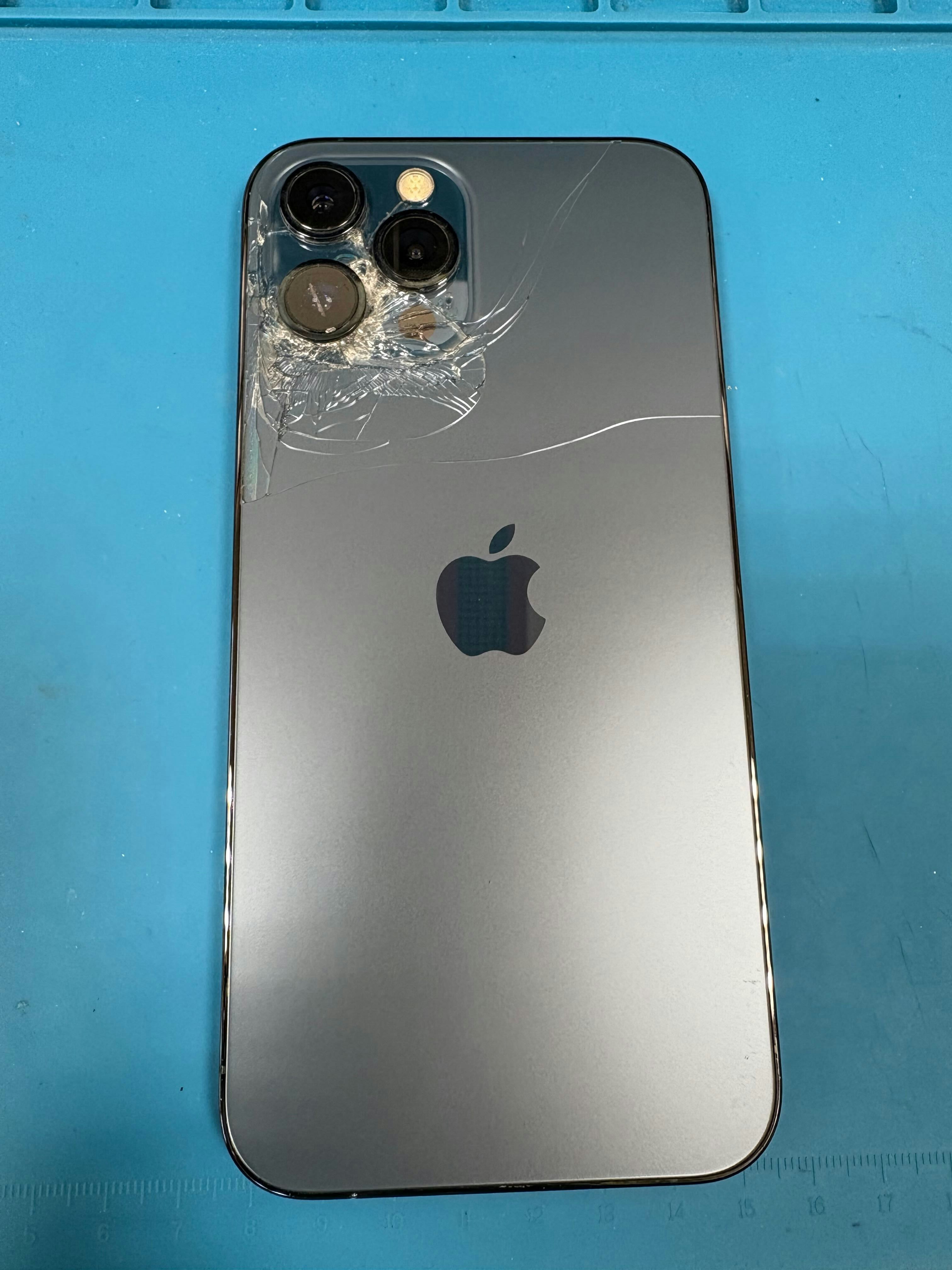 iPhone12ProMax　iPhone　修理　iPhone修理　交換　背面修理　背面割れ　豊川　豊橋　新城　蒲郡　湖西　浜松