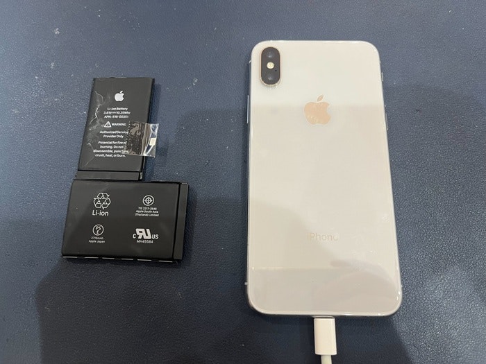あいふぉん　アイフォン　iPhone X 充電もたない　1日もたない　減りが早い　経年劣化　サービス表記　電源勝手に落ちる　シャットダウン　ばってりー　バッテリー　交換　修理