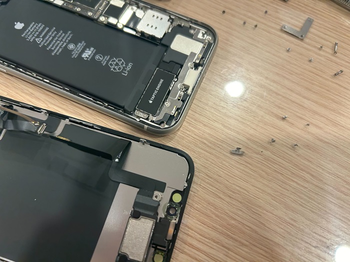 iPhone 11 画面表示おかしい 一宮市