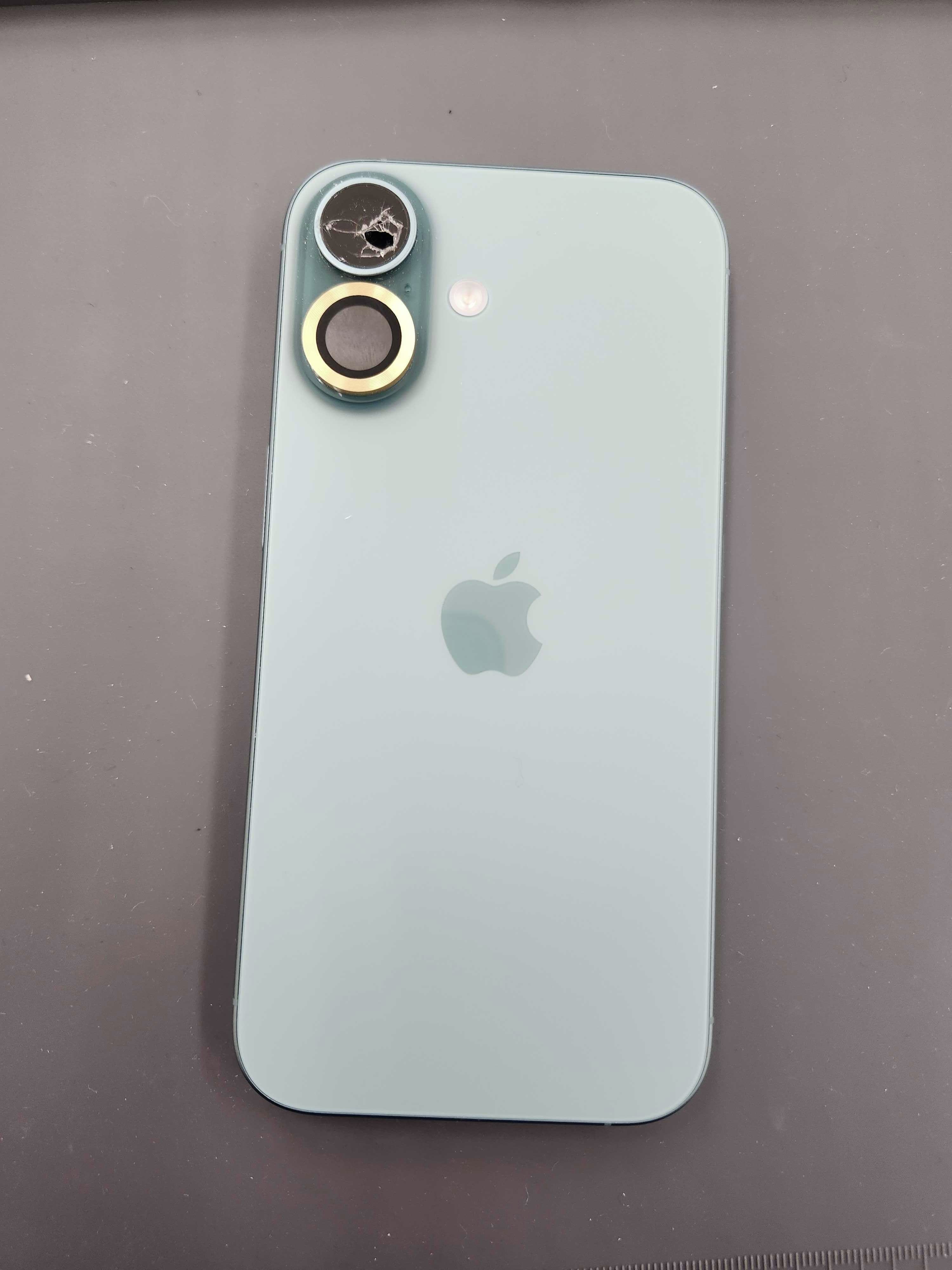 iPhone 16 カメラレンズ　修理 前