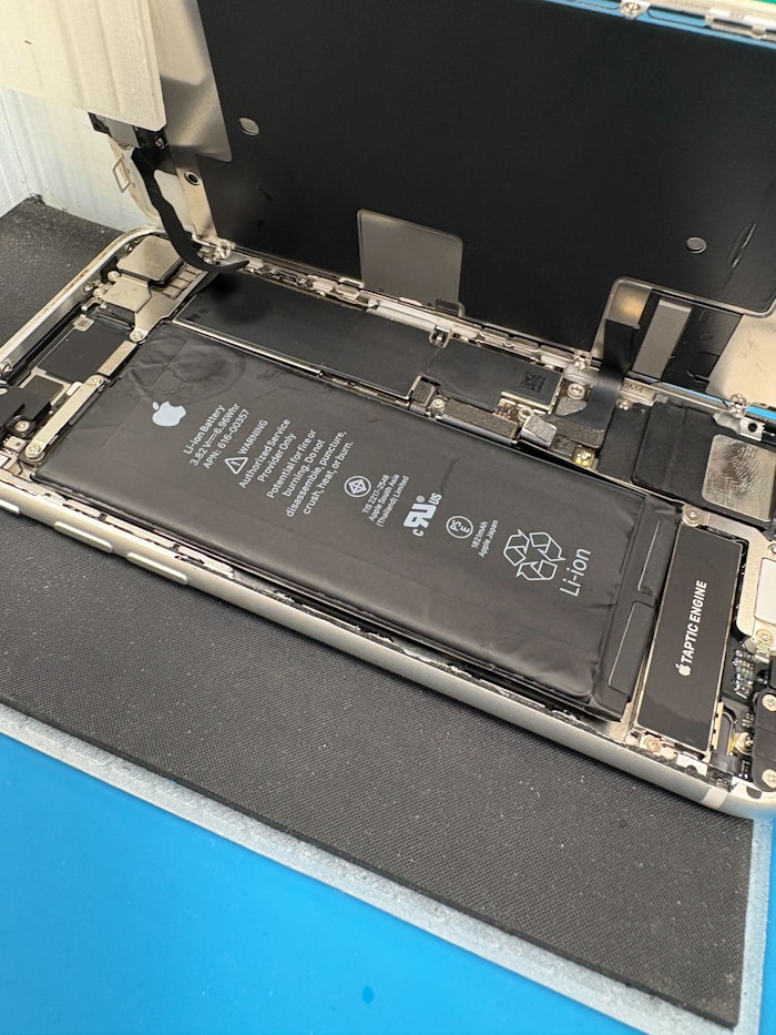 iPhone8　修理　バッテリー