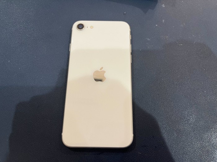 あいふぉん アイフォン iPhoneSE2 充電もたない 1日もたない 減りが早い 経年劣化 サービス表記 電源勝手に落ちる シャットダウン ばってりー バッテリー 交換 修理