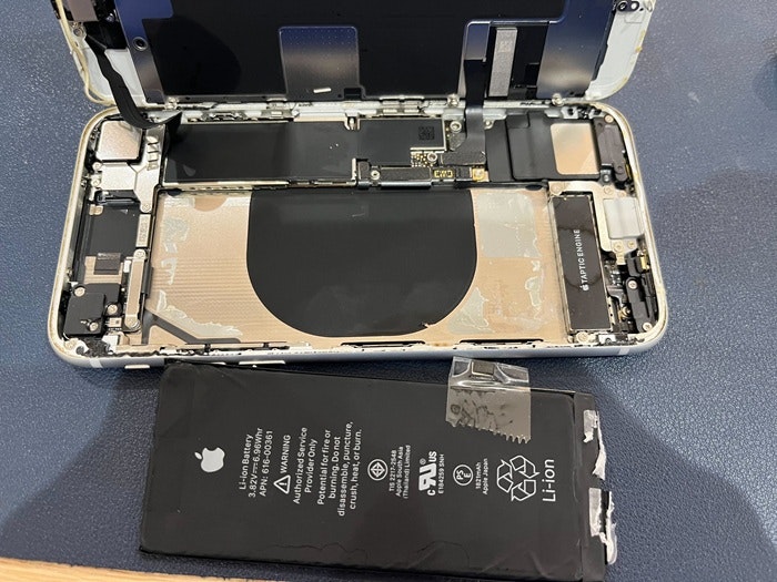 iPhone 8 バッテリー交換