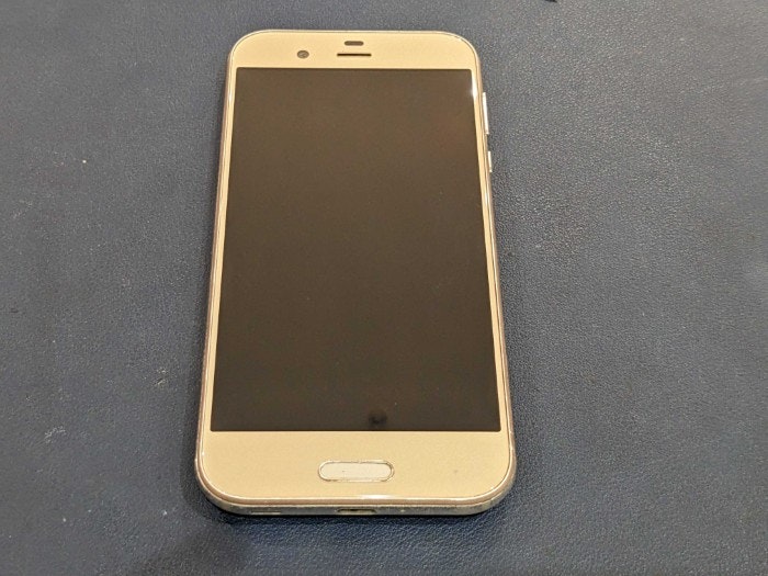 AQUOS R バッテリー交換 減り早い　修理　交換