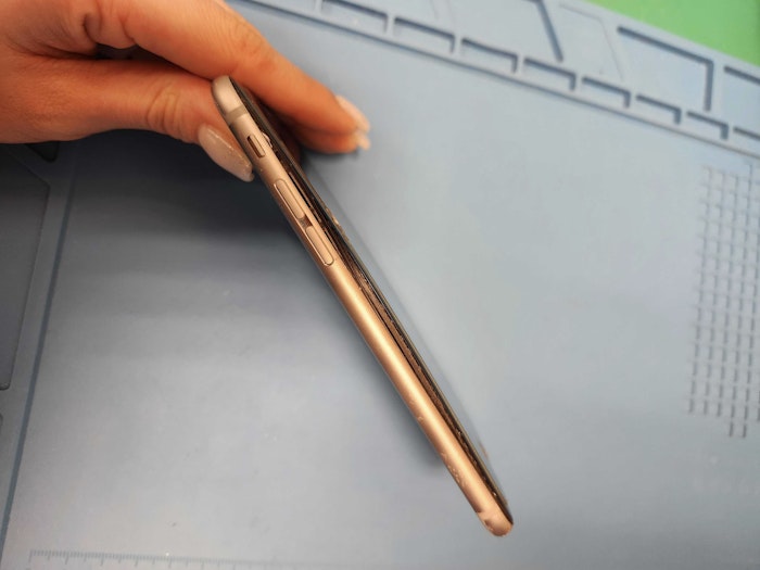 iPhone6s バッテリー膨張 豊川 豊橋 バッテリー交換 iphone