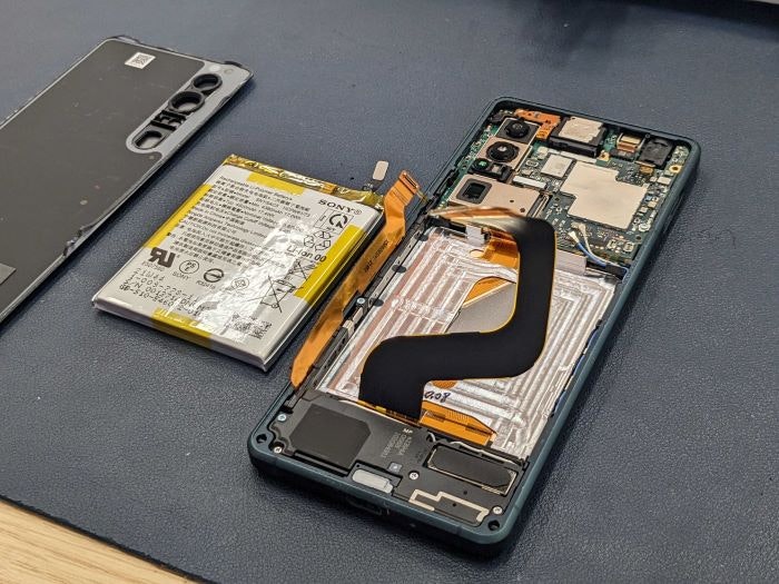 Xperia 1 III 充電持ち悪い バッテリー持ち悪い 充電持ち良くする バッテリー持ち良くする バッテリー交換 故障 修理