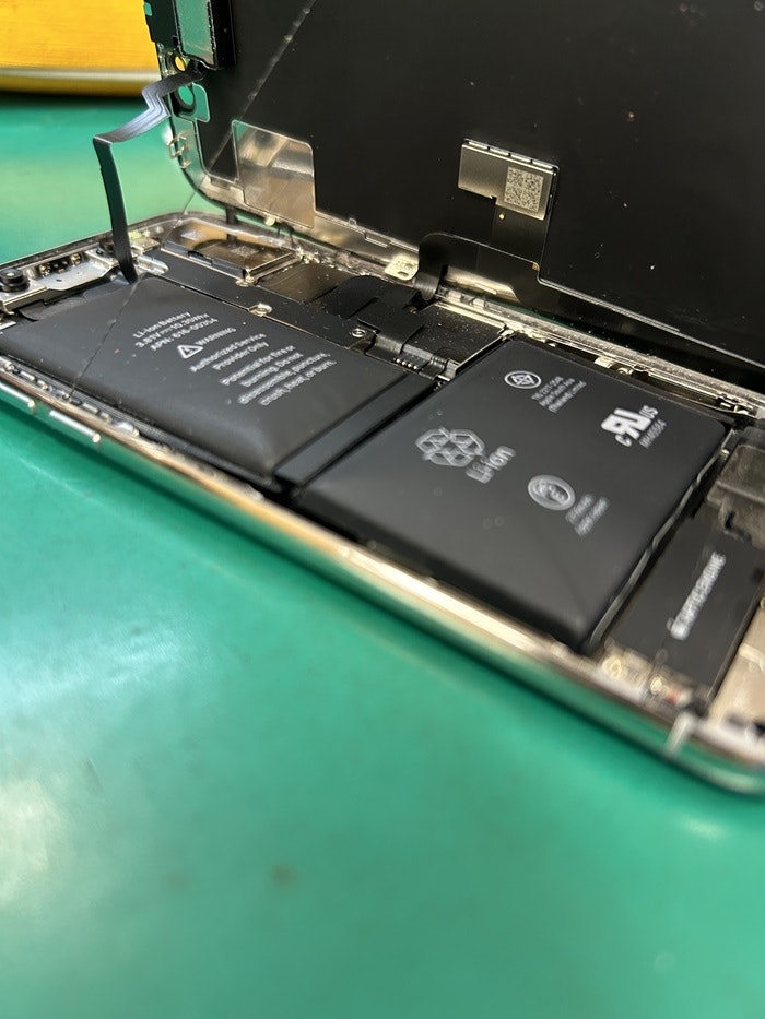 iPhoneX 画面が浮いてきた バッテリー交換 春日井市・高蔵寺・瀬戸市・尾張旭市・多治見市・長久手市・守山区・名古屋