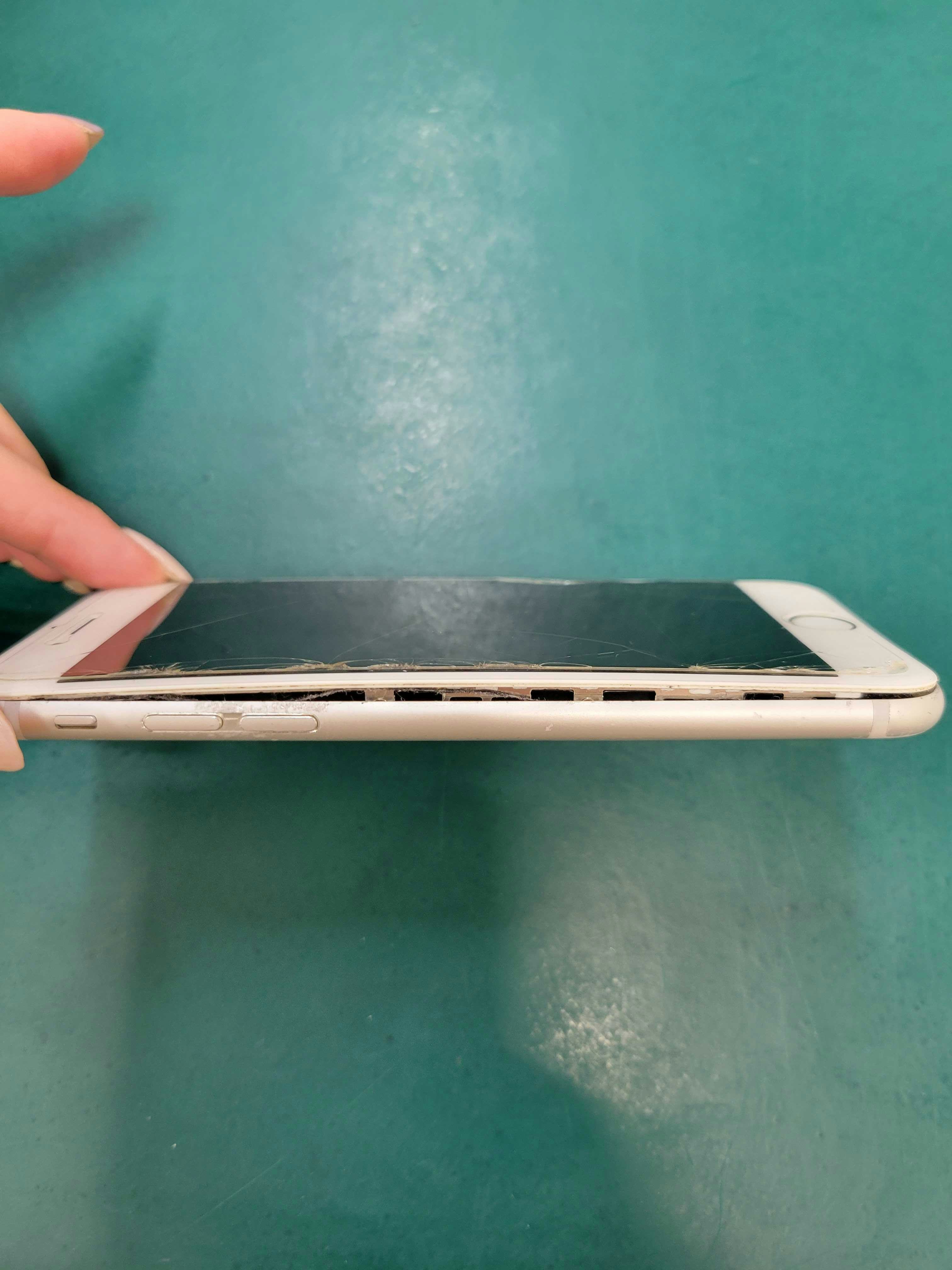 iPhone6s　バッテリー交換　iPhone　修理　即日　バッテリー膨張　膨張　豊川　豊橋　新城　蒲郡　岡崎　湖西　浜松