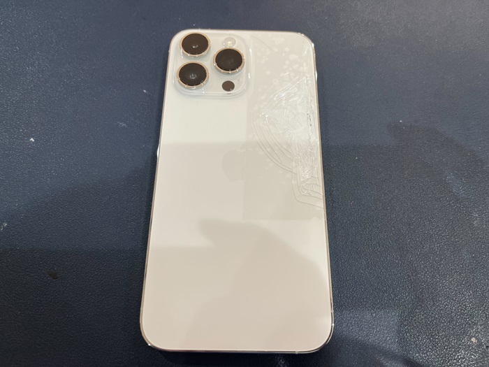 豊川市】iPhone14ProMaxの背面修理・交換🌟【背面割れ】