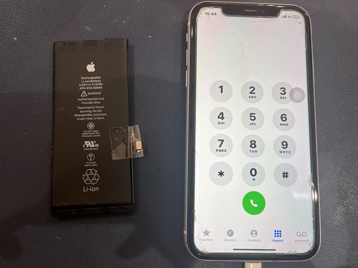 あいふぉん　アイフォン　iPhone　11　充電もたない　1日もたない　減りが早い　経年劣化　サービス表記　電源勝手に落ちる　シャットダウン　ばってりー　バッテリー　交換　修理