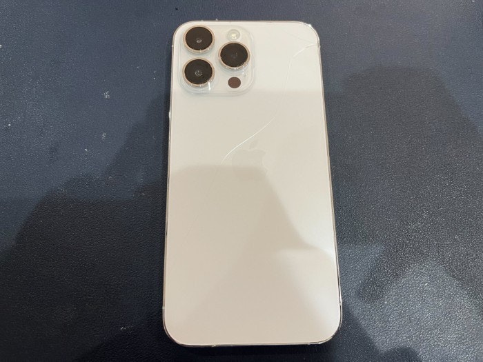 あいふぉん　アイフォン　iPhone 14 画面割れ　ひび割れ　ガラス破片　液晶もれ　表示不良　タッチ効かない　画面真っ暗　画面　修理　交換