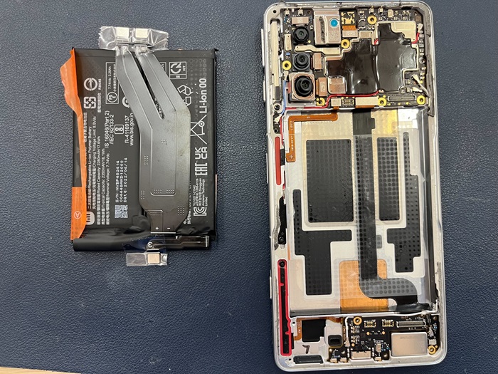 岡崎市】Xiaomi Poco F4 GT バッテリー交換 まちスマ岡崎店