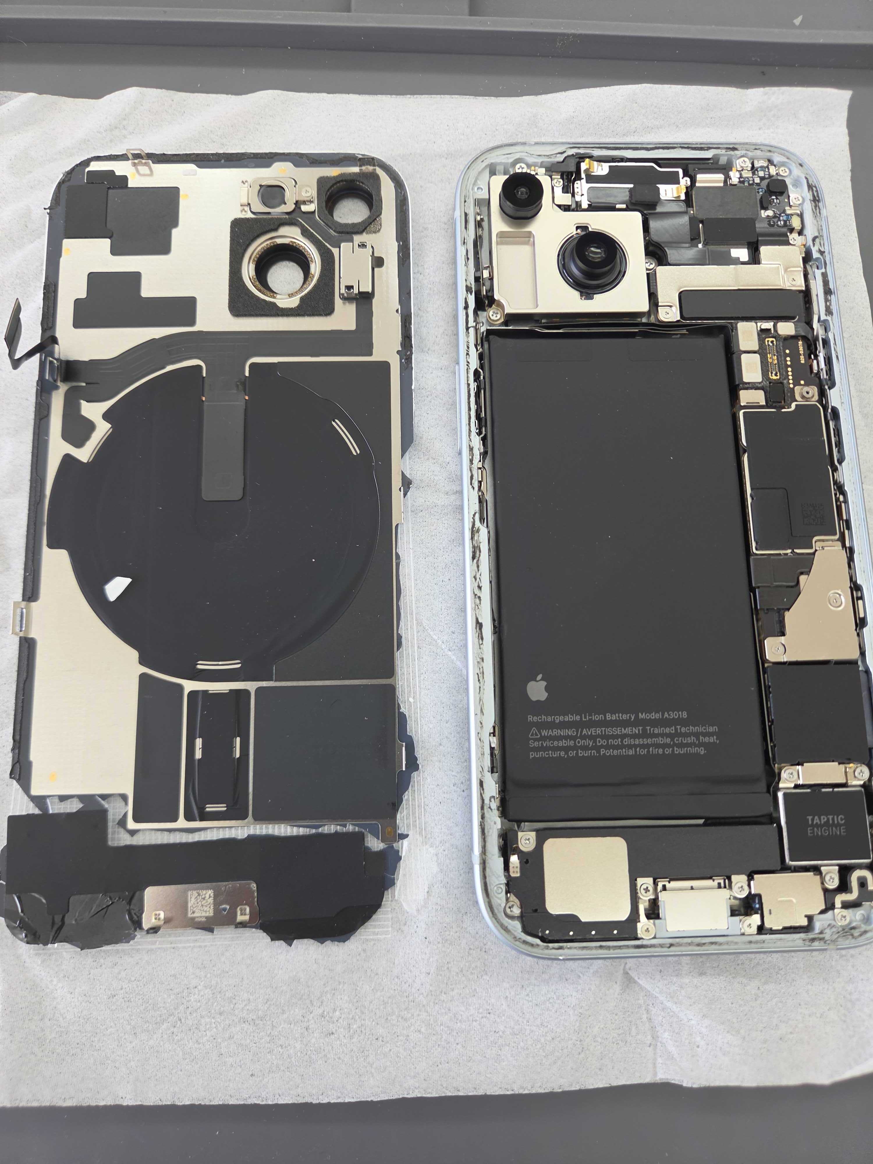春日井市】iPhone 15の背面修理（白 シルバー） 背面ガラス割れも修理