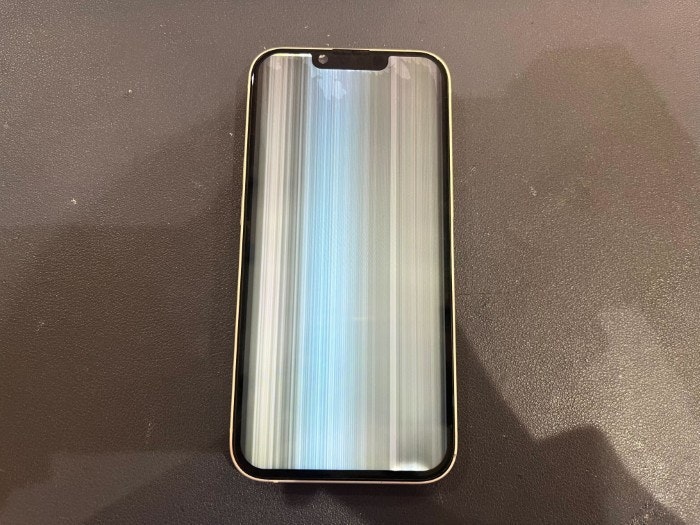 あいふぉん　アイフォン　iPhone 14 画面割れ　ひび割れ　ガラス破片　液晶もれ　表示不良　タッチ効かない　画面真っ暗　画面　修理　交換