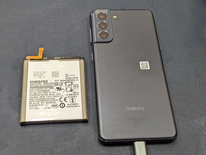 ギャラクシー　Galaxy　S21　5G　充電減り早い　経年劣化　2年使用　電源落ちる　充電もたない　修理　交換　ばってりー　バッテリー