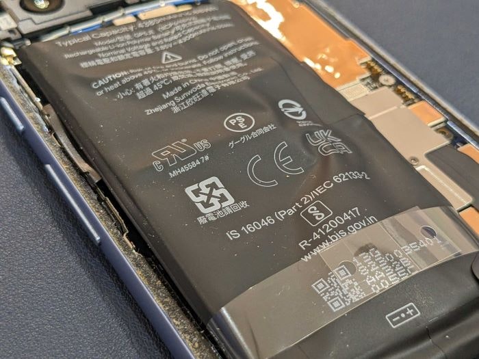 GooglePixel7a　Google　Pixel　Android　アンドロイド　即日　修理　スマホ　スマホ修理　バッテリー膨張　バッテリー交換　豊川　豊橋　新城　蒲郡　湖西　浜松
