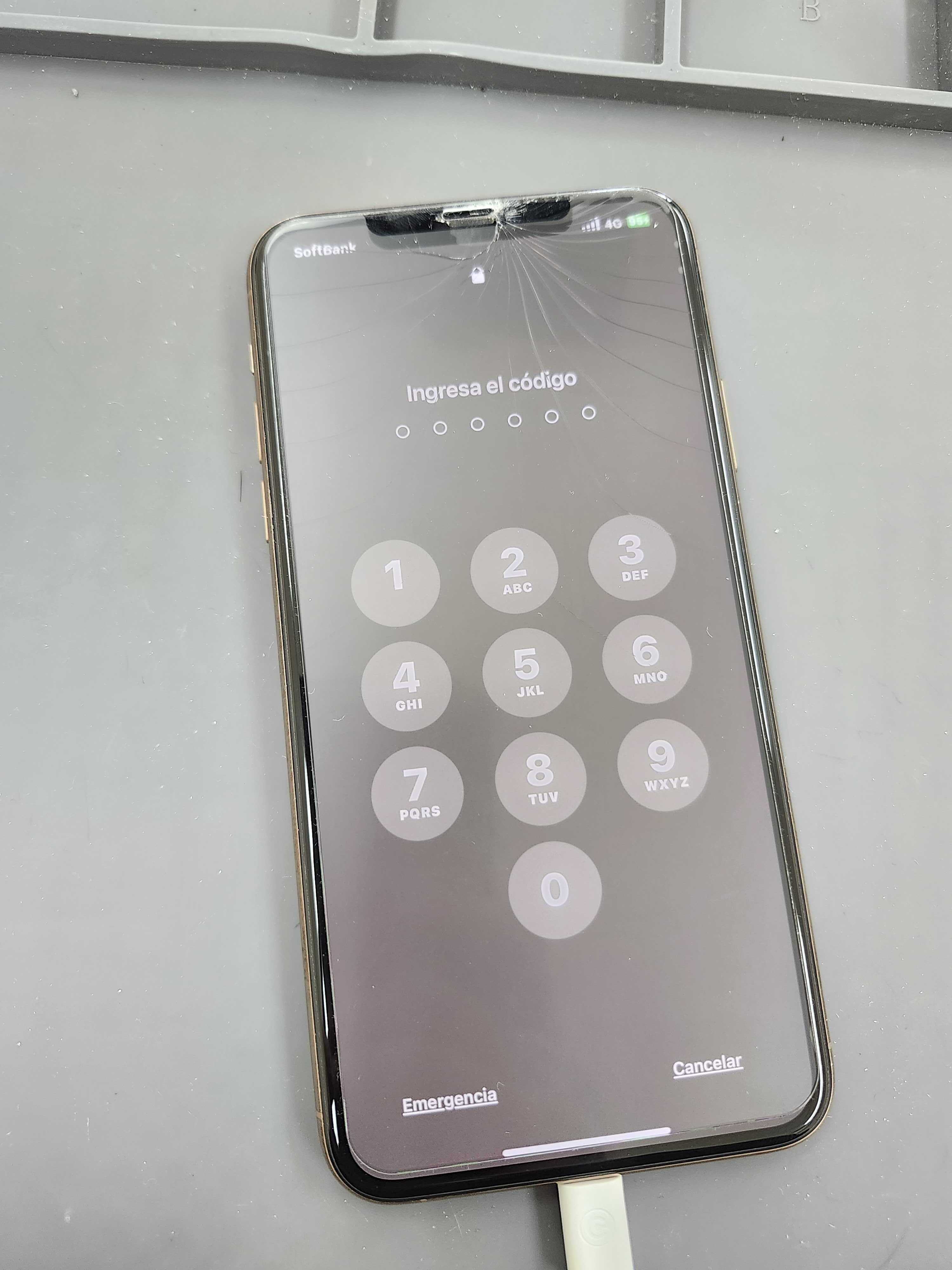 豊川市】iPhone 11 Pro Maxの画面割れ修理｜ひび割れたディスプレイも