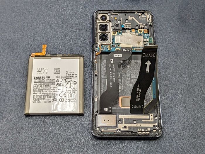ギャラクシー　Galaxy　S21　5G　充電減り早い　経年劣化　2年使用　電源落ちる　充電もたない　修理　交換　ばってりー　バッテリー