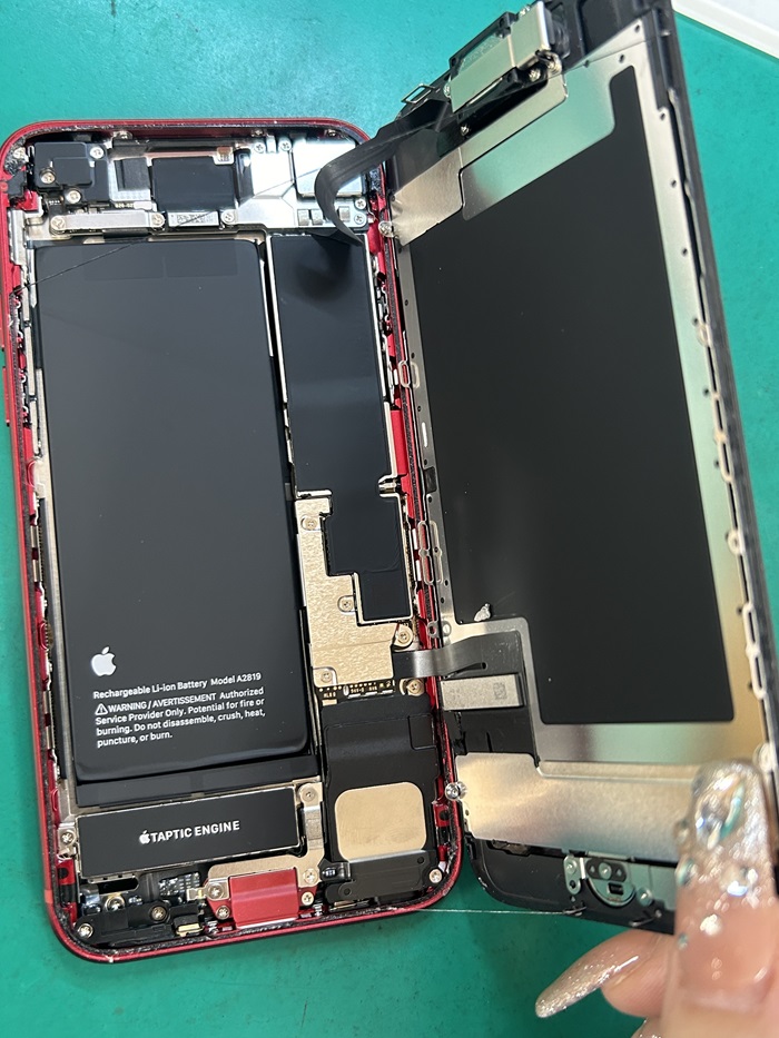 iPhoneSE2 ガラスが割れた 画面交換 【イオン春日井店】