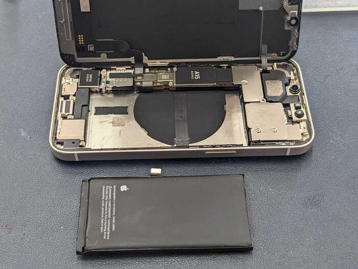岡崎市】iPhone 13 バッテリー交換 まちスマ岡崎店