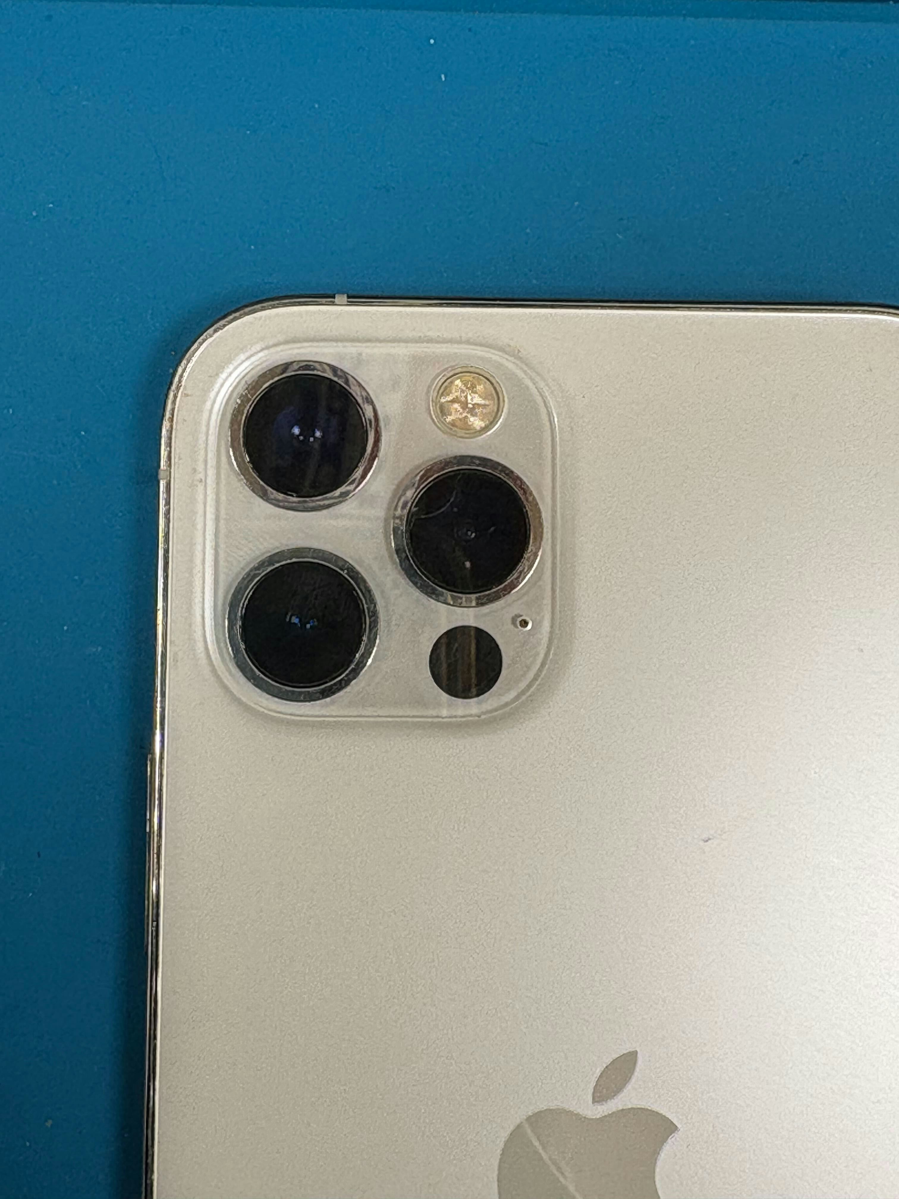 iPhone12Pro　カメラレンズ交換　カメラレンズ割れ