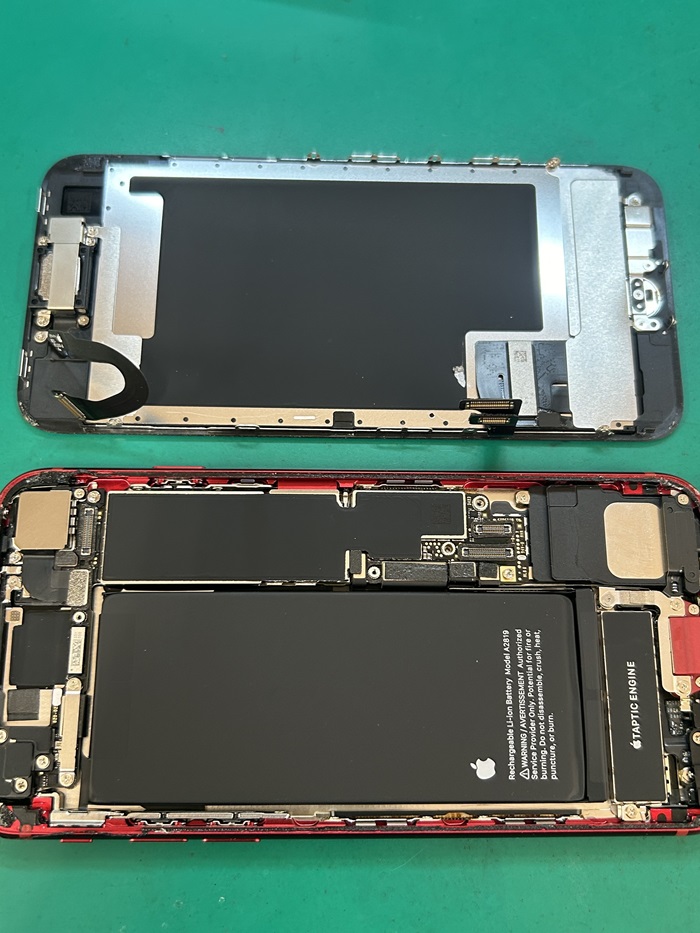 iPhoneSE2 ガラスが割れた 画面交換 【イオン春日井店】