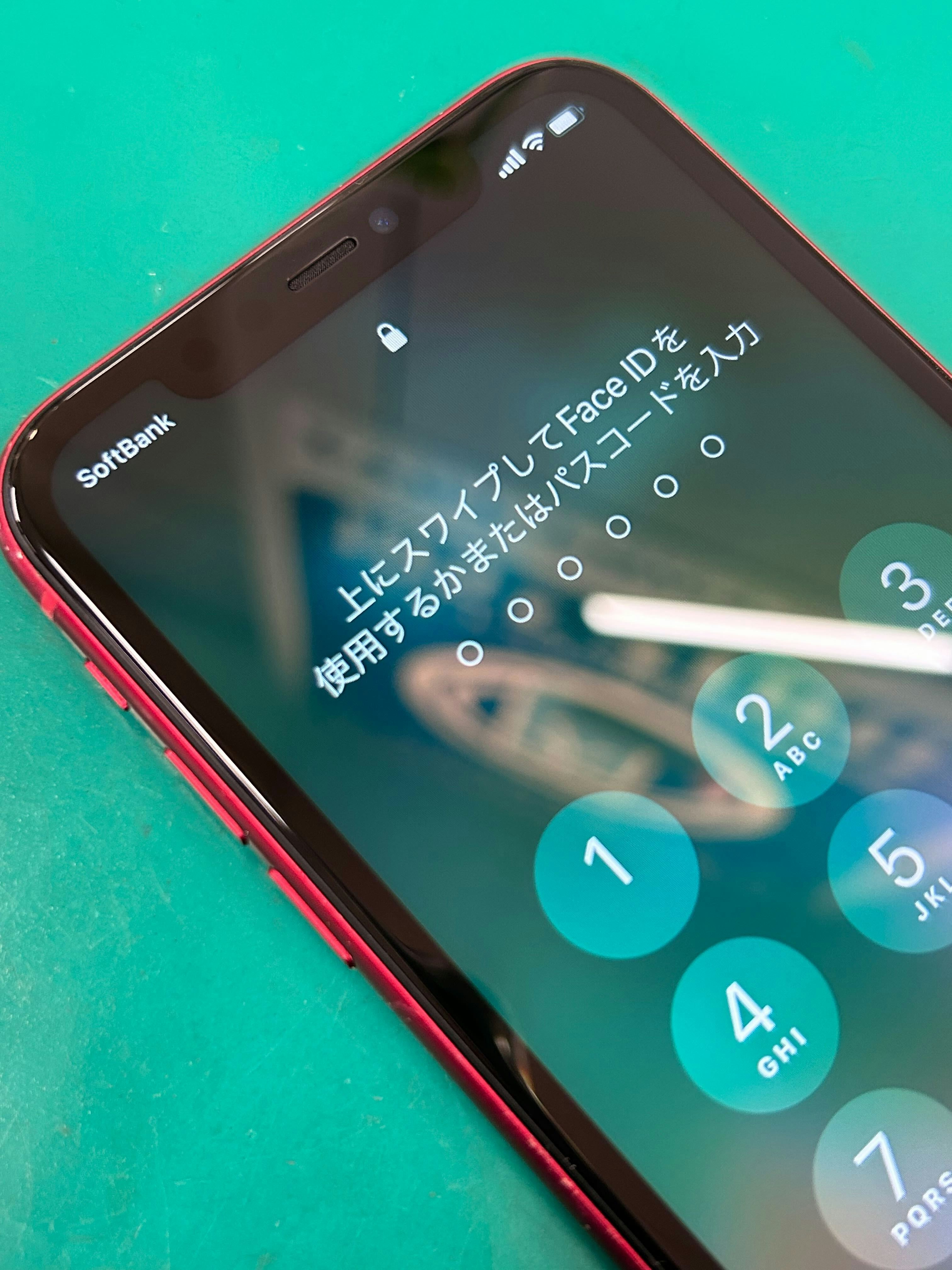 iPhone11　割れ