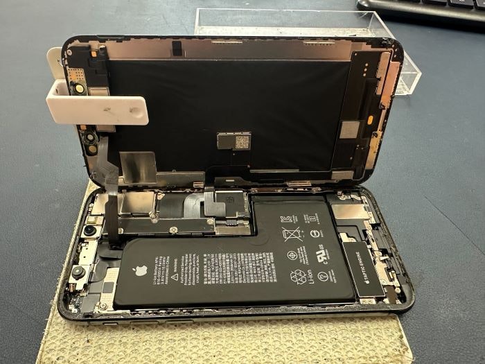 あいふぉん　アイフォン　iPhone　XS　充電減り早い　経年劣化　長期使用　サービス表記　バッテリー状態　発熱　電源落ちる　バッテリー　ばってりー　交換　修理