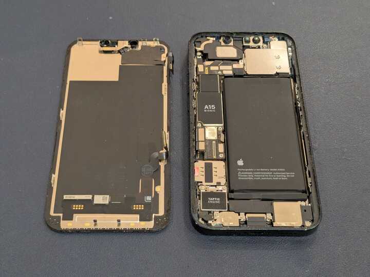 豊田市】iPhone 13の画面交換修理！表示不良で見えなくなった画面も