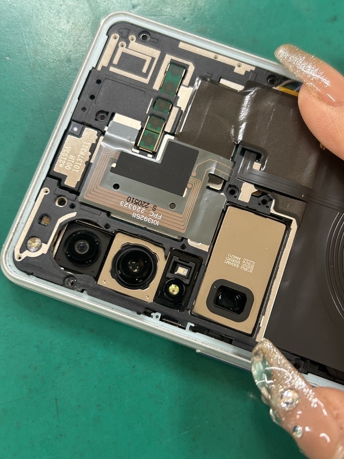 アンドロイド　スマホ修理　Android Xperia1Ⅳ　電池交換　春日井市・高蔵寺・瀬戸市・尾張旭市・多治見市・長久手市・守山区その他名古屋