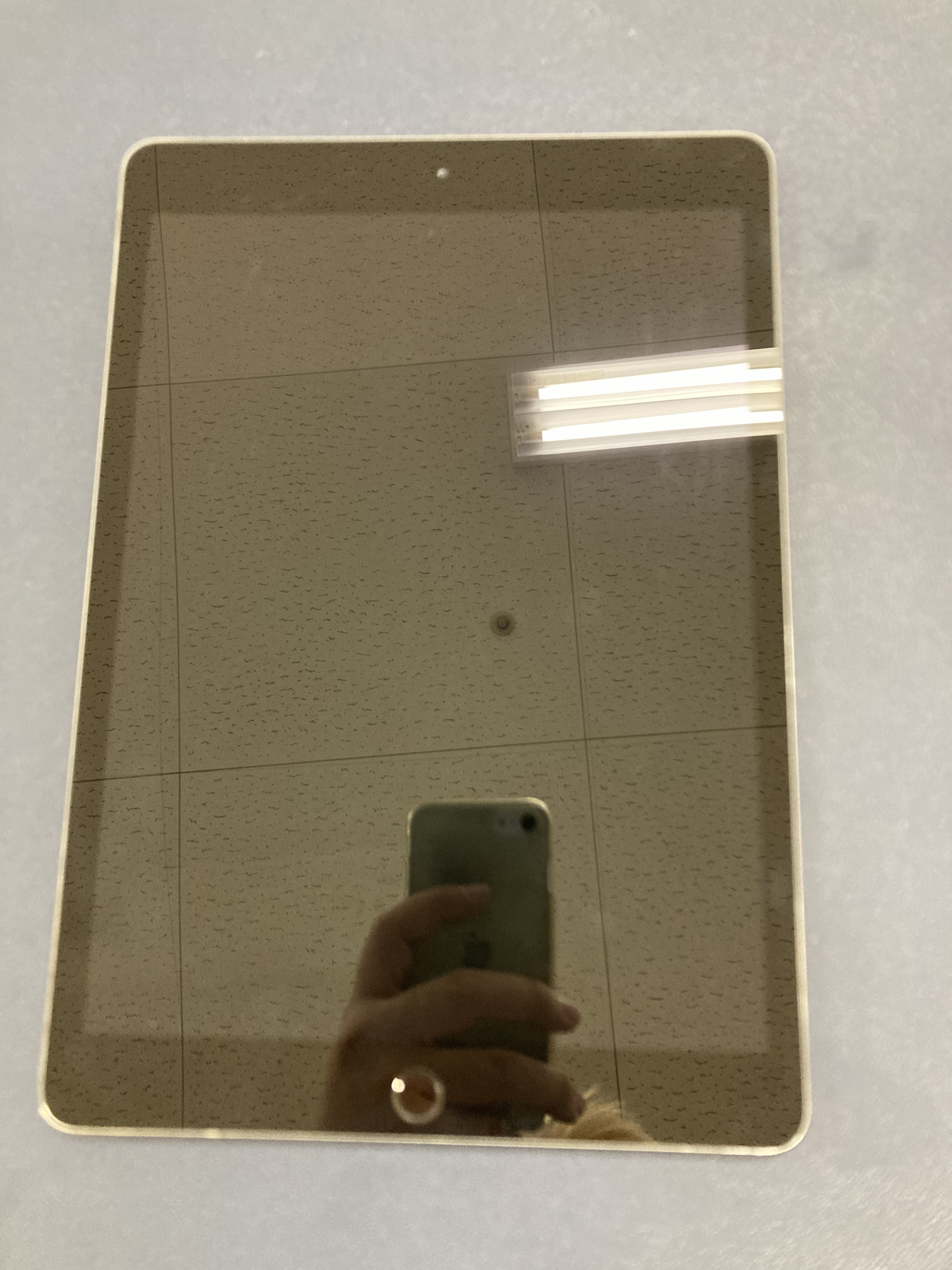 春日井】iPad 第7世代のバッテリー膨張修理を実施しました｜春日井市で