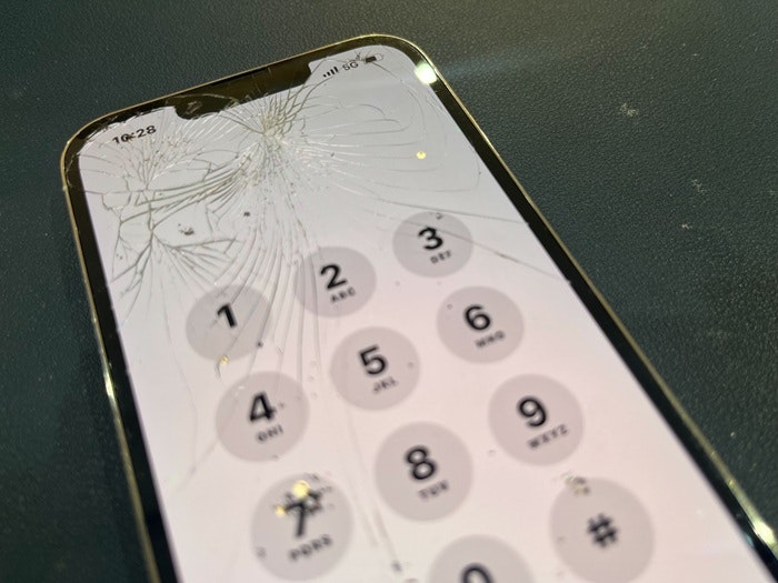 iPhone アイフォン アイフォーン 画面割れ 画面故障 ガラス割れ ガラス故障 壊した 壊れた 破損 故障 修理 直す 治す 交換 メーカー修理 Apple Care  保証 保険 純正 社外 