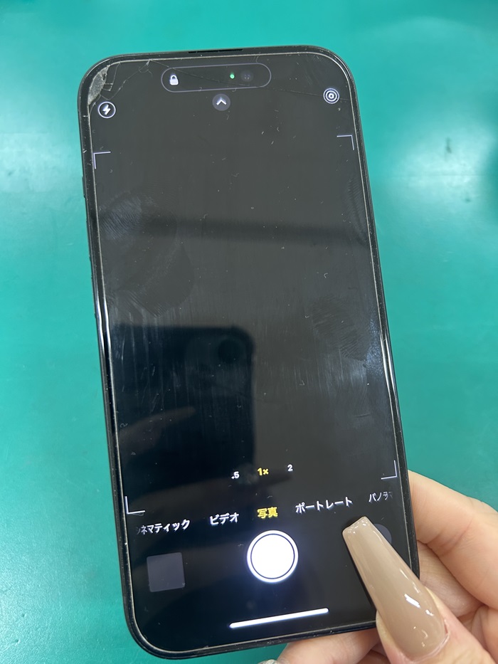 春日井市】iPhone15のアウトカメラが映らない？交換でしっかり復旧