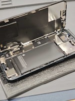 iphone13　バッテリー膨張　一宮　木曽川