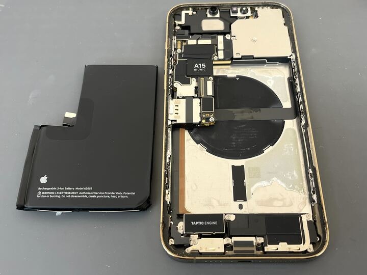 iPhone13pro　バッテリー劣化　バッテリー交換　豊川　豊橋　新城　蒲郡　湖西　浜松