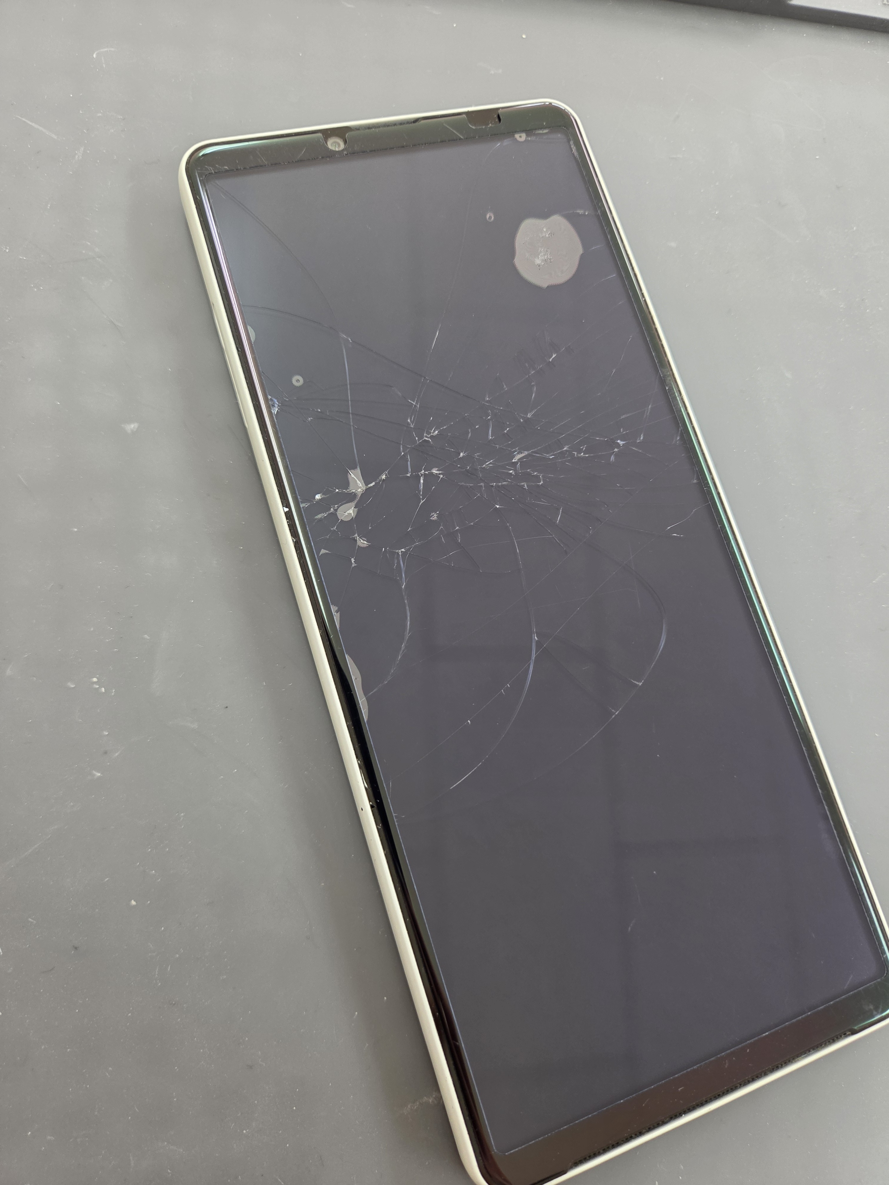 豊川市】Xperia 10Ⅴの画面割れ修理｜ヒビ割れでも即日対応OK！データ