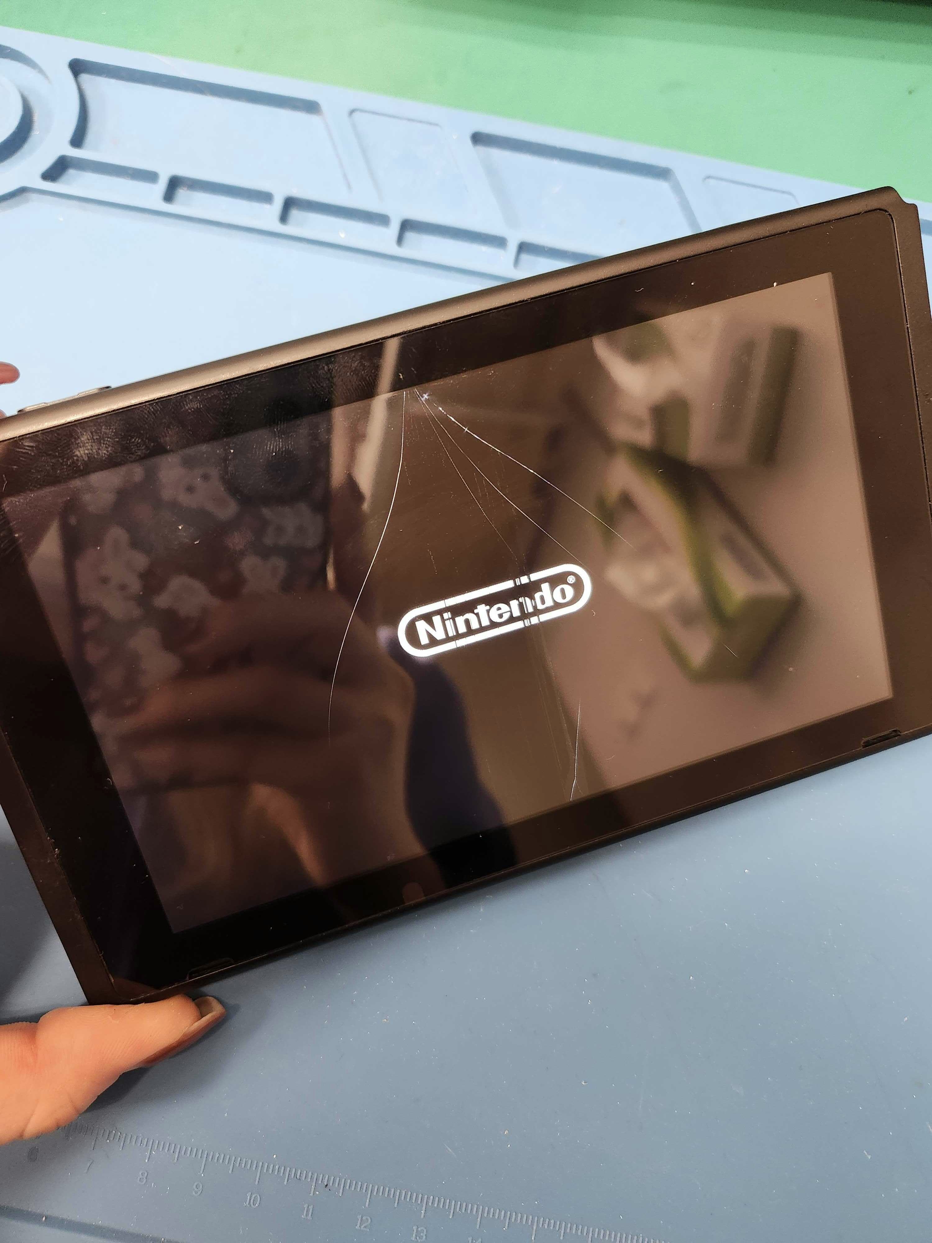 Switch ゲーム機修理 ゲーム機 修理 液晶割れ 液晶交換 画面交換 豊川 豊橋 新城 蒲郡 湖西 浜松