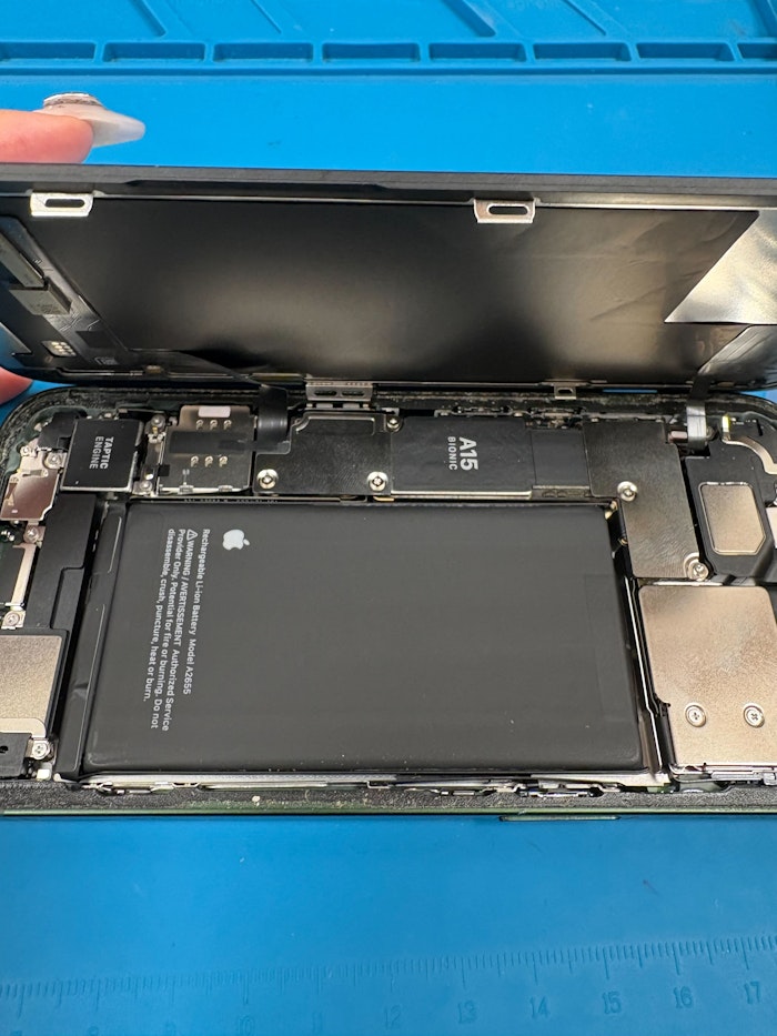 水没　iPhone13　画面交換