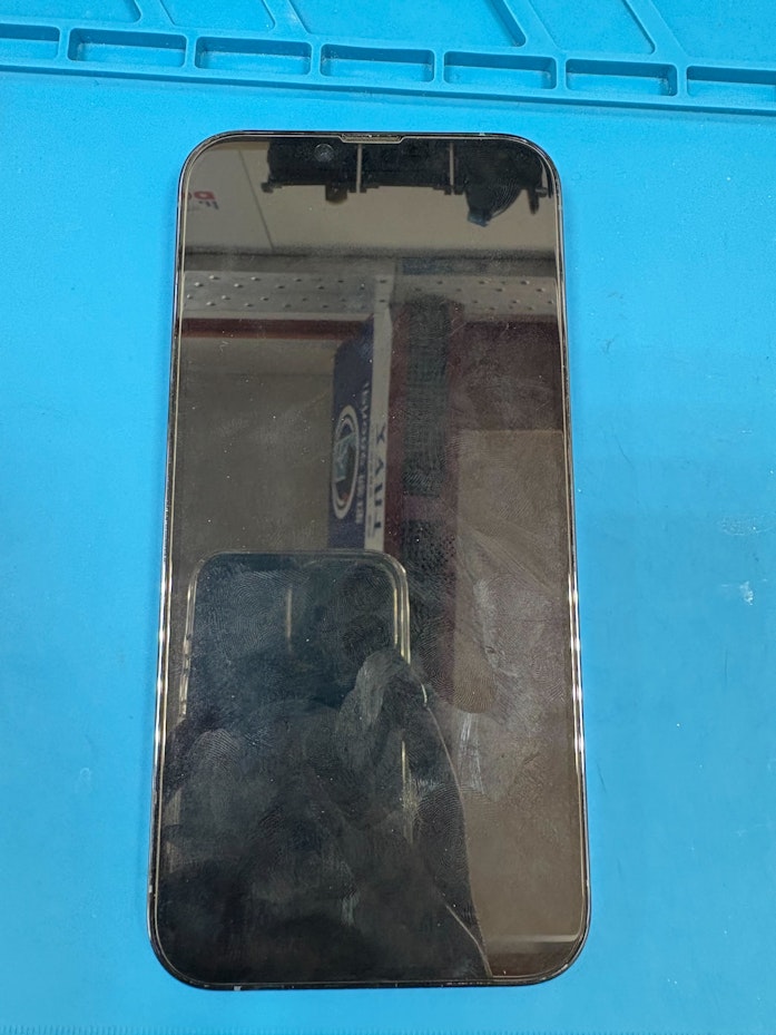 iPhone13ProMAX　バッテリー交換　即日修理