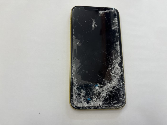 iPhone 11 画面修理 【岡崎】